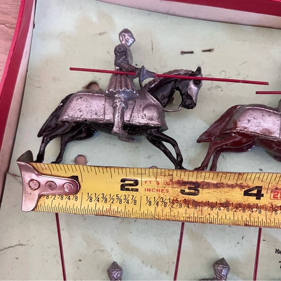 Britains Soldiers 16th Century Knights In Armour #1307 - Vintage Original Box - Picture 4 of 8